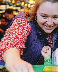 Jill Bee's Instagram, Twitter & Facebook