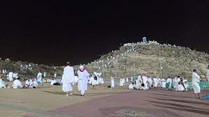 Wukuf di padang arafah merupakan salah satu rukun yang merupakan mengingat kembali peristiwa dimana nabi adam a.s dan hawa bertemu kembali setelah diturunkan ke bumi karena mengingkari perintah allah dan terperdaya oleh tipu daya iblis. Wukuf Tribunnewswiki Com Mobile