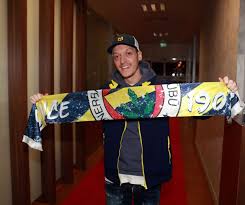Mesut ozil's transfer to fenerbahce has a possibility of around 50% currently (53% on transfermarkt.de). Dunyanin Gozu Mesut Ozil In Fenerbahce Ye Transferinde