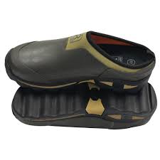 Découvrez notre séléction de bottes et sabots de jardin pour femme conçues pour vous apporter le maintien du pied, l'accroche, l'amorti et la résistance nécessaire. Sabot Cleanland Vetements Et Chaussants Ducatillon