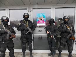 Saudades de tropa de elite? Galerie Foto SoÅ£ie MamÄƒ Si LuptÄƒtoare Femeie Printre MascaÅ£ii Din Trupa De ElitÄƒ A Serviciului De AcÅ£iuni Speciale Din PoliÅ£ia Cluj