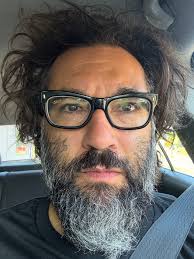 I HAVE A FACIAL EMERGENCY! I need a bald fade and line up ASAP! Don't have  time to get into it, but if anyone has the skills, shoot me yer handle below