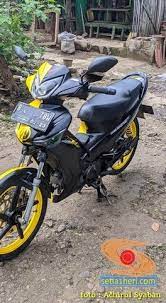 Maybe you would like to learn more about one of these? Kerenn Modifikasi Honda Supra X 125 Warna Belang Kuning Hitam Ala Luna Joker Gans Setia1heri Com