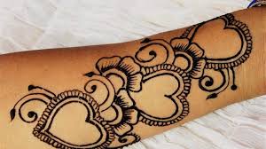 Most indian women chose henna flower designs to achieve a feminine and delicate look. 26 Elegant Henna Tattoo Designs For Women