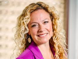 Mindy Morin's Instagram, Twitter & Facebook