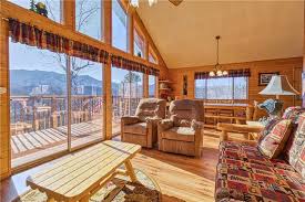 Maybe you would like to learn more about one of these? 6 Cabins To Book This Fall With Great Views In The Smoky Mountains Smokymountains Com