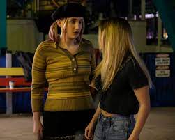Her anger masks her genuine hurt by her once best friend. Cruel Summer Harley Quinn Smith On Mallory S Allegiance To Kate Facing Her Fears