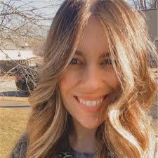 Keri Steen's Instagram, Twitter & Facebook