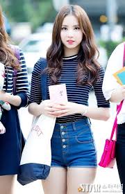 Sowon , yerin , eunha , yuju , sinb , and umji. Gfriend United Cloudy Girl Pics