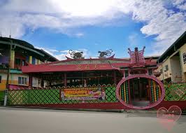 Kuala lipis mungkis tidak membangun seperti bandar kuantan, namun ini tidak bermakna daerah ini tidak mempunyai tarikan pelancongan. Iah Merambu Menarik Di Kuala Lipis Pahang