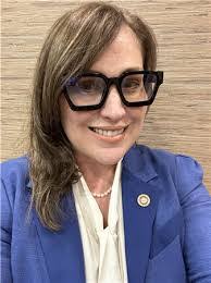 Bobbie Applegate's Instagram, Twitter & Facebook