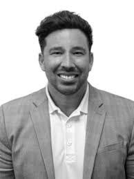 Travis Farrar's Instagram, Twitter & Facebook