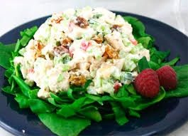 It is often served on a tostada and accompanied by a layer of refried beans. Ensalada De Pollo Recetas Mexicanas Comida Mexicana