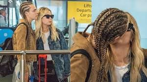 Everything about her seems to cause a buzz and start a trend, but why? Cara Delevingne Heisse Kusse Am Londoner Flughafen Mit Einer Frau Karnaval Com