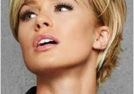 Bob Hairstyles Jowls Best Haircut For Over 50 Woman With Jowls And Hooded Eyelids Medium Hair Styles For Women Short Hair Styles Easy Womens Hairstyles