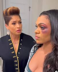 Keep these Amber skits coming. Wayne must have known I was off until  January b/c hunnie I ain't got nothing but time lol 😆 😂 🤣 😅