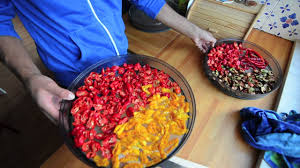 Maybe you would like to learn more about one of these? Come Conservare Ed Essiccare I Peperoncini Piu Piccanti Del Mondo Youtube