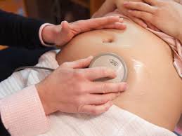 Gehen sie zum arzt, wenn sie eine schwangerschaft vermuten und im weiteren verlauf immer dann, wenn. Frau Denkt Sie Sei Schwanger Doch Ultraschall Bringt Tragische Wahrheit Ans Licht Gesundheit