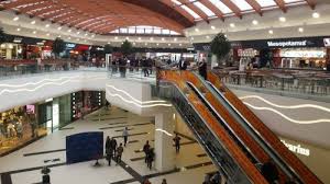 Shopping city timisoara, care apartine dezvoltatorului imobiliar nepi, se va deschide la sfarsitul lunii martie. Shopping City TimiÈoara Èi A Deschis PorÈile Vezi Cum AratÄ Noul Mall Din OraÈ Galerie Foto