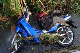 Check spelling or type a new query. Suzuki Shogun 110 R Ditemukan Berendam Di Parit Tanpa Pemilik Hanya Ada Helm Sim Dan Pakaian Gridoto Com