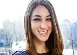 Courtney Emerson's Instagram, Twitter & Facebook