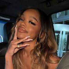 Kami Webb (@KamiWebb)