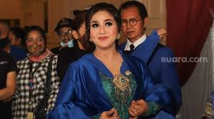 Follow me,, i will follback for mantion ''. Ungkap Rahasia Awet Muda Paramitha Rusady Senyum Dan Ketawa Secukupnya