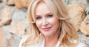 Former San Diego TV anchor alleges wage discrimination