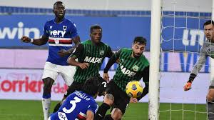 Federico ricci (sassuolo) remate con la derecha desde muy cerca por el lado derecho de la portería. A568b5kekjlsnm