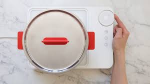 Price starts from $69 at amazon. Yu Li Creates Portable Cooking Set For Kitchenless Millennials
