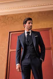 Vedi i prezzi e le recensioni dei clienti. Benedetto D Amico Uomo L Eleganza Sposa La Sobrieta