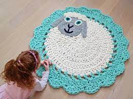 Aus seinen weichen locken schaffen wir wunderbares. Hakelanleitung Teppich Schaf Aus Schafwolle