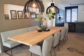 pin auf dining table with bench