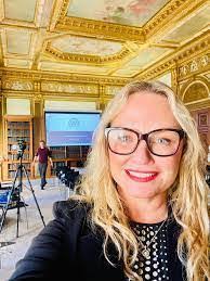 Luanne Meyer's Instagram, Twitter & Facebook