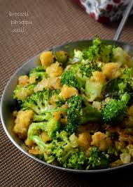 Broccoli Paruppu Usili Spiceindiaonline South Indian Curry Recipe Indian Food Recipes Curry Recipes Indian