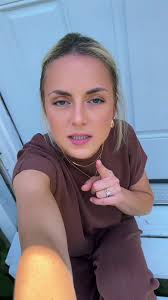 OBSESSED 👏🏼 #wife #outfit