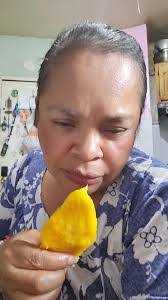 Elva Flores's Instagram, Twitter & Facebook