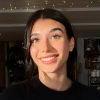 Willow Adams's Instagram, Twitter & Facebook