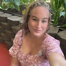 Vicky Bartram's Instagram, Twitter & Facebook