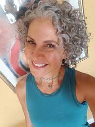 Pin By Griselda Bittinger On Shorter Hair Curly Hair Styles Curly Hair Styles Naturally Grey Curly Hair