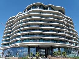 Who are the architects of the forum building? Edificio Forum Del Buceo Edificio De Lujo Puerto Del Buceo