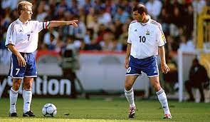 He played as a defensive midfielder for. Didier Deschamps Im Portrat