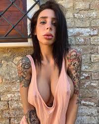 Alexis Mucci - Free pics, galleries & more at Babepedia