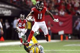 Julio jones played hero for the falcons in the fourth quarter on sunday, leaping to make an acrobatic sideline catch and preserve a critical falcons drive. Julio Jones Demolished The Packers The Ringer