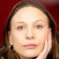 Gina Pedersen's Instagram, Twitter & Facebook