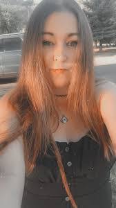 Amy Gratton's Instagram, Twitter & Facebook