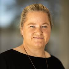 Jen Burns's Instagram, Twitter & Facebook