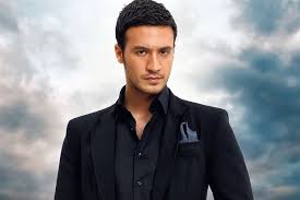 турецкий актер мехмет акиф алакурт и его жена фото Burak Sajashar Tureckij Akter I Prodyuser