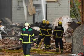 Der einsatz der feuerwehr dauert an. Q0et Epc5awiqm