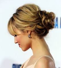 Discover 8 Hair Up do's and hair updos ideas